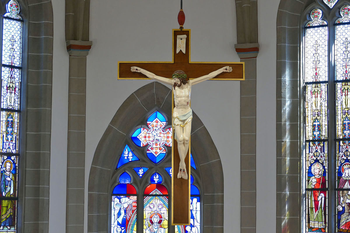 8. Altarkreuz: Der Corpus ist aus dem Jahre 1800.